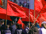 "Все смешалось": коммунисты требуют демократии у Соловецкого камня в Москве