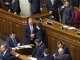 Парламентарии от Партии регионов заблокировали трибуну и президиум парламента