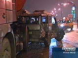 На МКАД столкнулись два грузовика и девять легковых машин: четверо пострадавших На МКАД столкнулись два грузовика и девять легковых машин: четверо пострадавших