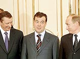 Путин поддержал кандидатуру Медведева в качестве нового президента России