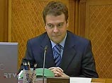 СМИ уже начали подбирать команду Дмитрию Медведеву - вопрос о его будущем президентстве кажется решенным.