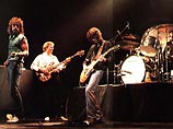 Легендарная группа Led Zeppelin блестяще отыграла первый за 19 лет концерт Легендарная группа Led Zeppelin блестяще отыграла первый за 19 лет концерт