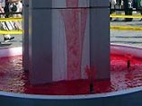 Антифашисты провели акцию в Мадриде: обагрили воду в 19 фонтанах Антифашисты провели акцию в Мадриде: обагрили воду в 19 фонтанах