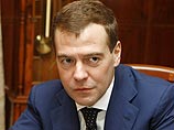 Благодаря усилиям политтехнологов рейтинг Дмитрия Медведева стремительно растет