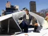 Норвежский художник построил напротив штаб-квартиры ООН в Нью-Йорке ледяной мост
