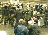 Во время разгона митинга 7 ноября "антисемитская" тема впервые была озвучена открыто - спецназовцы, разгоняющие толпу, называли демонстрантов "пособниками урия", то есть "пособниками жида" Во время разгона митинга 7 ноября "антисемитская" тема впервые была озвучена открыто - спецназовцы, разгоняющие толпу, называли демонстрантов "пособниками урия", то есть "пособниками жида"