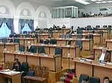 В состав нового парламента Киргизии, который впервые в истории страны был избран по партийным спискам, вошло много политических оппонентов президента республики Курманбека Бакиева