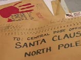 Во многих случаях отправителями писем являются дети, которые в графе "адрес" пишут что-нибудь вроде "Северный Полюс. Санта-Клаусу"