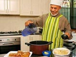 В книге рассказывается об особенностях гастрономической культуры исламского мира - от изысканных блюд из сказок "Тысячи и одной ночи" до незатейливой кухни аравийских кочевников