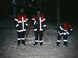 В Тюмени спасатели отпиливали часть шлагбаума вместе с примерзшей к нему женнщиной В Тюмени спасатели отпиливали часть шлагбаума вместе с примерзшей к нему женнщиной