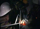 В Тюмени спасатели отпиливали часть шлагбаума вместе с примерзшей к нему женщиной В Тюмени спасатели отпиливали часть шлагбаума вместе с примерзшей к нему женщиной