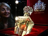 После Рождества толпы европейцев распродают подарки от близких людей После Рождества толпы европейцев распродают подарки от близких людей