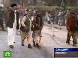 В Пакистане убита лидер оппозиции Беназир Бхутто. Смертник выстрелил в нее, а затем взорвался
