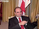 Соответствующее заявление предпринимателя в ЦИК, датированное 4 января 2008 года, привез в Тбилиси руководитель предвыборного штаба кандидата Георгий Жвания, возвратившийся после консультаций с Патаркацишвили из Лондона Соответствующее заявление предпринимателя в ЦИК, датированное 4 января 2008 года, привез в Тбилиси руководитель предвыборного штаба кандидата Георгий Жвания, возвратившийся после консультаций с Патаркацишвили из Лондона