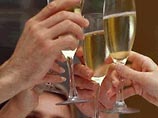 Рекомендации врачей: как правильно есть и пить на Новый год