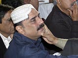 Супруг лидера пакистанской оппозиции Беназир Бхутто, погибшей 27 декабря, не согласен с выводами правительства Пакистана о причинах ее смерти и обвиняет власти в некомпетентности.     