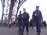 Париж встречает Новый год в условиях особых
мер безопасности