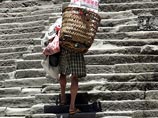 Потребителей в Китае будут поощрять использовать для походов в магазины корзины или многоразовые тканевые сумки