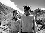 29 мая 1953 года 34-летний Хиллари достиг "крыши мира" высотой 8 тысяч 848 метров, где до того никогда не ступала нога человека. 29 мая 1953 года 34-летний Хиллари достиг "крыши мира" высотой 8 тысяч 848 метров, где до того никогда не ступала нога человека.