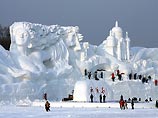 В Китае построили крупнейшую в мире ледяную скульптуру 