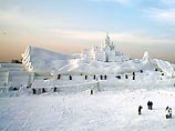 В Китае построили крупнейшую в мире ледяную скульптуру (ФОТО)