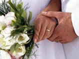 В Великобритании двое близнецов, которых усыновили во младенчестве две разные семьи, поженились, не подозревая о том, что они брат и сестра В Великобритании двое близнецов, которых усыновили во младенчестве две разные семьи, поженились, не подозревая о том, что они брат и сестра