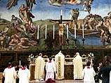 Папа римский Бенедикт XVI на воскресной мессе стоял спиной к молящимся, возродив, таким образом, древний ритуал, который не использовался уже на протяжении нескольких десятилетий