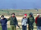 Среди погибших - 13 бойцов радикального движения "Хамас" контролирующего сектор Газа, в том числе - 22-летний сын одного из лидеров организации, экс-министра иностранных дел Палестинской автономии Махмуда аз-Захара