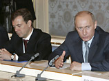 Президент России Владимир Путин отправляется в четверг с официальным двухдневным визитом в Болгарию в сопровождении первого вице-премьера Дмитрия Медведева