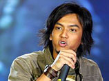 Малайзийского певца на полгода лишили телеэфира за то, что он шокировал зрителей голой грудью