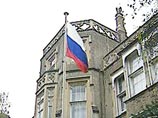 В статье отмечается, что спецслужба МI5 составила список подозреваемых британскими властями в шпионаже, куда вошел ряд сотрудников российского посольства