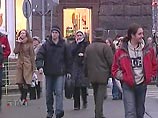 Все больше россиян в опросах заявляют о своем счастье, но эйфория может скоро пройти Все больше россиян в опросах заявляют о своем счастье, но эйфория может скоро пройти