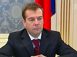 Зарегистрированный накануне кандидатом в президенты Дмитрий Медведев уже во вторник может представить тезисы своей предвыборной программы на заседании Гражданского форума