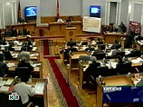 В Киргизии парламентский по делам обороны, безопасности и судебно-правовой реформе рассмотрел в среду поправки в закон "Об оружии", которые предусматривают возможность получения депутатами парламента Киргизии табельного оружия В Киргизии парламентский по делам обороны, безопасности и судебно-правовой реформе рассмотрел в среду поправки в закон "Об оружии", которые предусматривают возможность получения депутатами парламента Киргизии табельного оружия