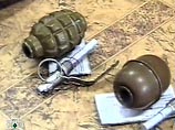 Один из задержанных указал на местонахождение тайника, из которого были изъяты две гранаты, двухсотграммовая тротиловая шашка, 17 патронов калибра 5,45 мм