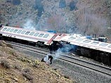 Пассажирский поезд сошел с рельсов в Турции - восемь человек погибли