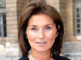 Closer обязали выплатить 30 тысяч евро ущерба бывшей жене президента Франции за публикацию ее фото в купальнике