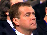 Избирательный штаб кандидата в президенты Дмитрия Медведева уже известил, что первый вице-премьер принял решение не участвовать в предвыборных теледебатах