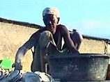 Жители Гаити, доведенные до нищеты, перешли на лепешки из глины