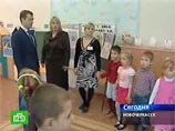 Медведев в Ростове-на-Дону продемонстрировал любовь к детям и творчеству