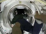 Экипаж Международной космической станции (МКС) проводит во вторник тренировку по эвакуации на корабль "Союз"