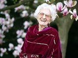 В Лондоне на 102 году жизни скончалась самая пожилая в мире журналистка Роуз Хэкер