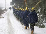 Усугубляет ситуацию то, что нынешняя зима считается в Китае самой холодной в этом веке, отмечает Reuters. Усугубляет ситуацию то, что нынешняя зима считается в Китае самой холодной в этом веке, отмечает Reuters.