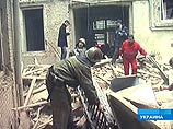 Под завалами дома в центре Львова найден погибший
