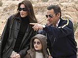 Карла Бруни после свадьбы с Саркози не стала переезжать в Елисейский дворец 