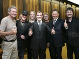 Deep Purple и Тина Тернер спели свои хиты на дне рождения "Газпрома"
Deep Purple и Тина Тернер спели свои хиты на дне рождения "Газпрома"