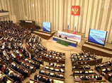 В Круглом зале 14-го корпуса Кремля в полдень началась седьмая по счету пресс-конференция президента РФ Владимира Путина
