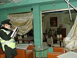 Проводится эвакуация пострадавших. Спасатели вытаскивают людей из-под завалов Проводится эвакуация пострадавших. Спасатели вытаскивают людей из-под завалов