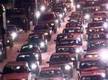 В Москве из-за большого скопления автомобилей вечеров в четверг фактически парализовано движение по Садовому кольцу В Москве из-за большого скопления автомобилей вечеров в четверг фактически парализовано движение по Садовому кольцу