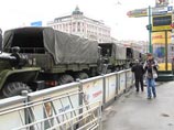 ОМОН стянут в центр Москвы для резерва, чтобы "не допустить осложнений", заявили в ГУВД ОМОН стянут в центр Москвы для резерва, чтобы "не допустить осложнений", заявили в ГУВД